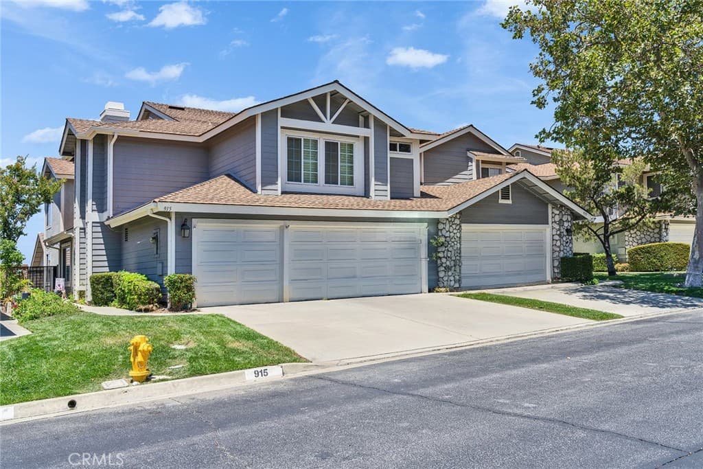 Townhouse at 919 Bidwell, San Dimas — photo 3 of 12