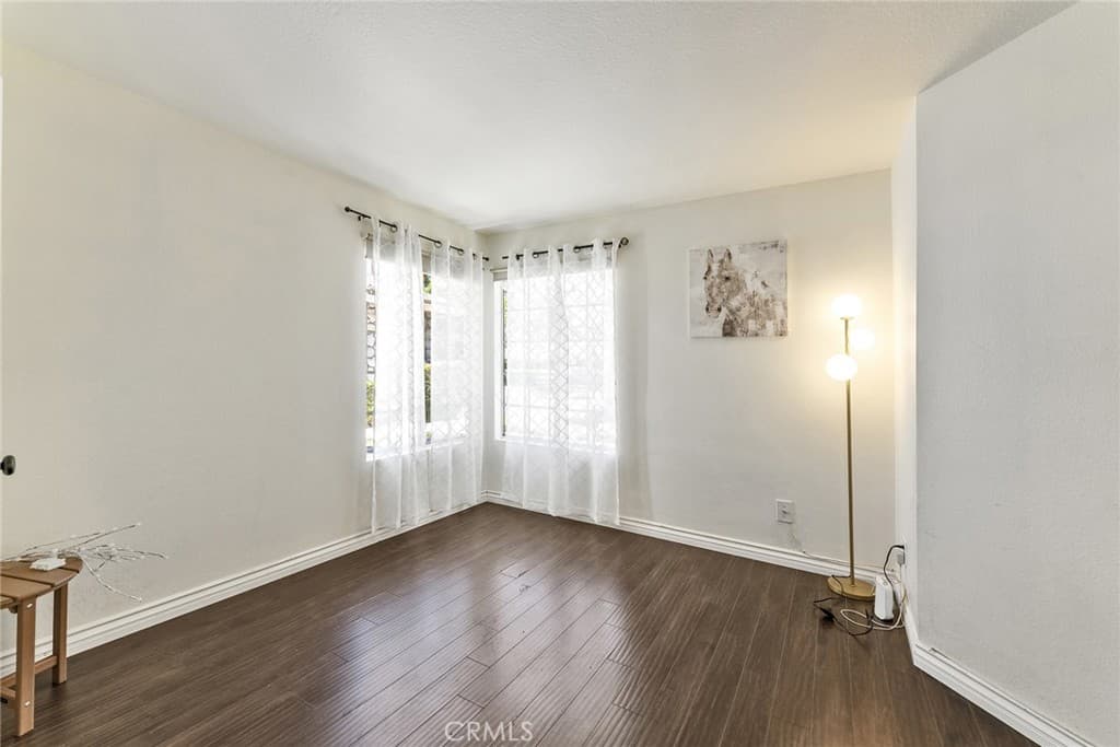 Townhouse at 919 Bidwell, San Dimas — photo 7 of 12