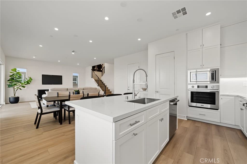 Home at 22058 Manarola Way, Walnut — photo 6 of 12