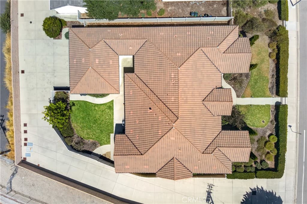 Home at 1469 E Foothill Blvd, Glendora — photo 4 of 12