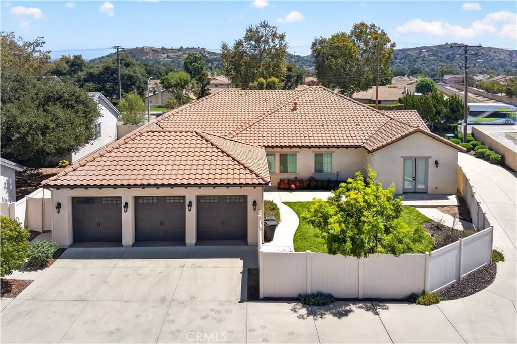 Home at 1469 E Foothill Blvd, Glendora — photo 5 of 12