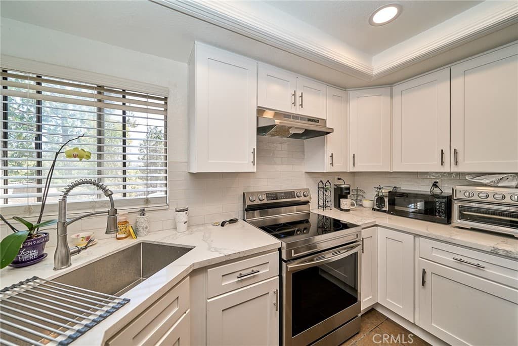 Condo at 22790 Lakeway Drive 458, Diamond Bar — photo 10 of 12