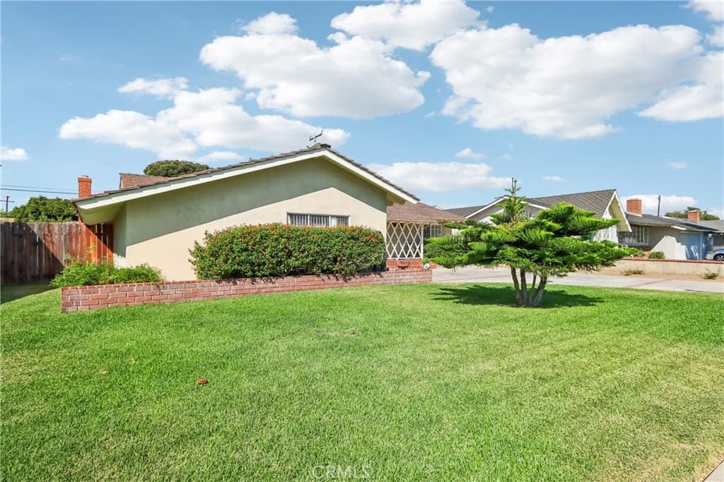 Home at 911 W Lucille Avenue, West Covina — photo 3 of 12