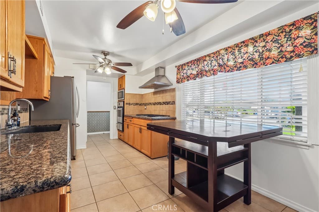 Home at 911 W Lucille Avenue, West Covina — photo 9 of 12