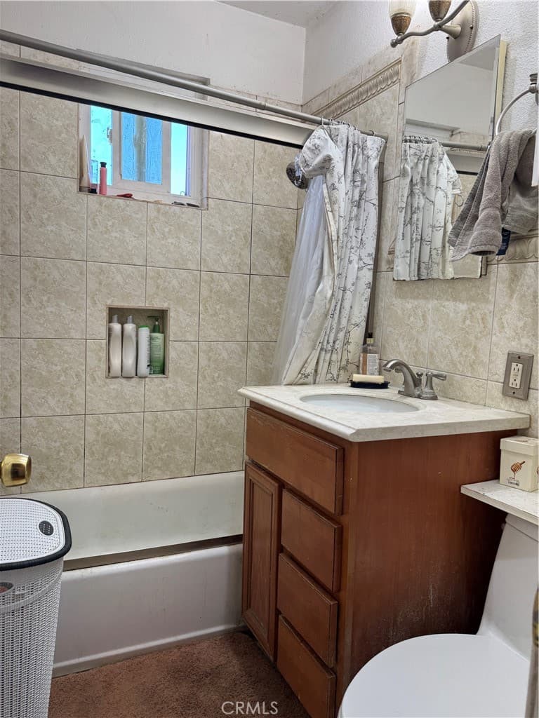Home at 150 N Soldano, Azusa — photo 12 of 12