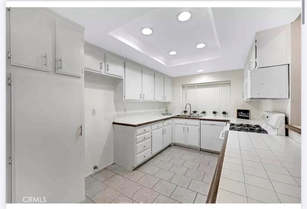 Townhouse at 21760 Laurelrim Dr Unit A, Diamond Bar — photo 3 of 7