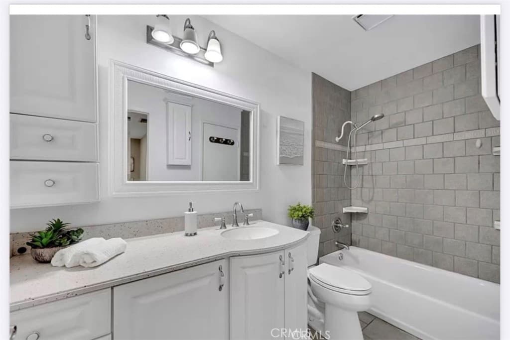 Townhouse at 21760 Laurelrim Dr Unit A, Diamond Bar — photo 4 of 7