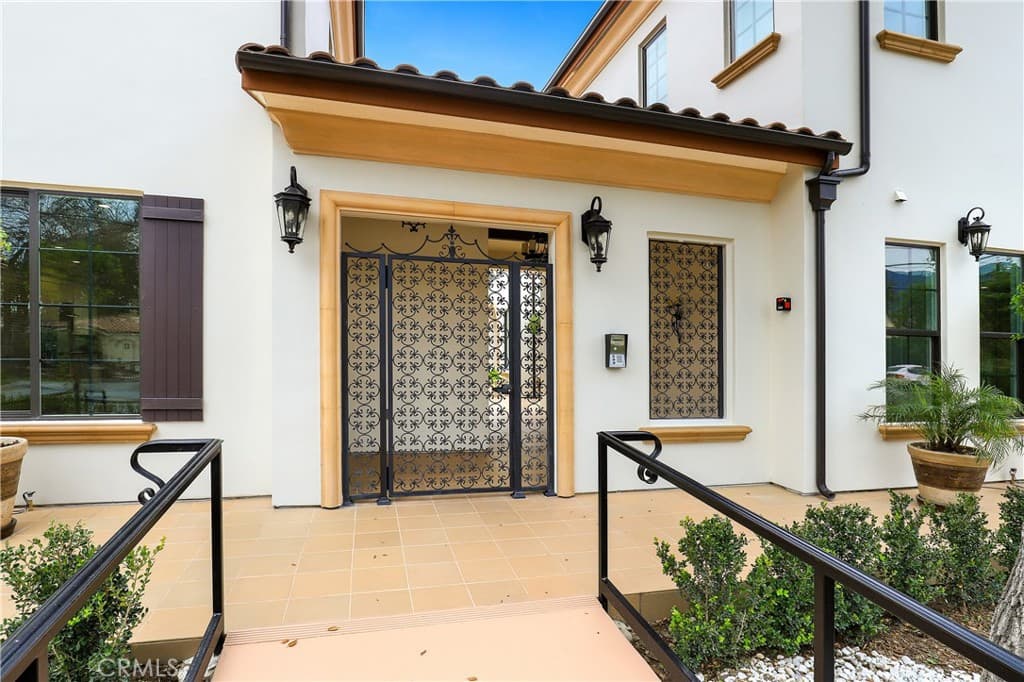 Condo at 1013 Holly Avenue A, Arcadia — photo 3 of 12