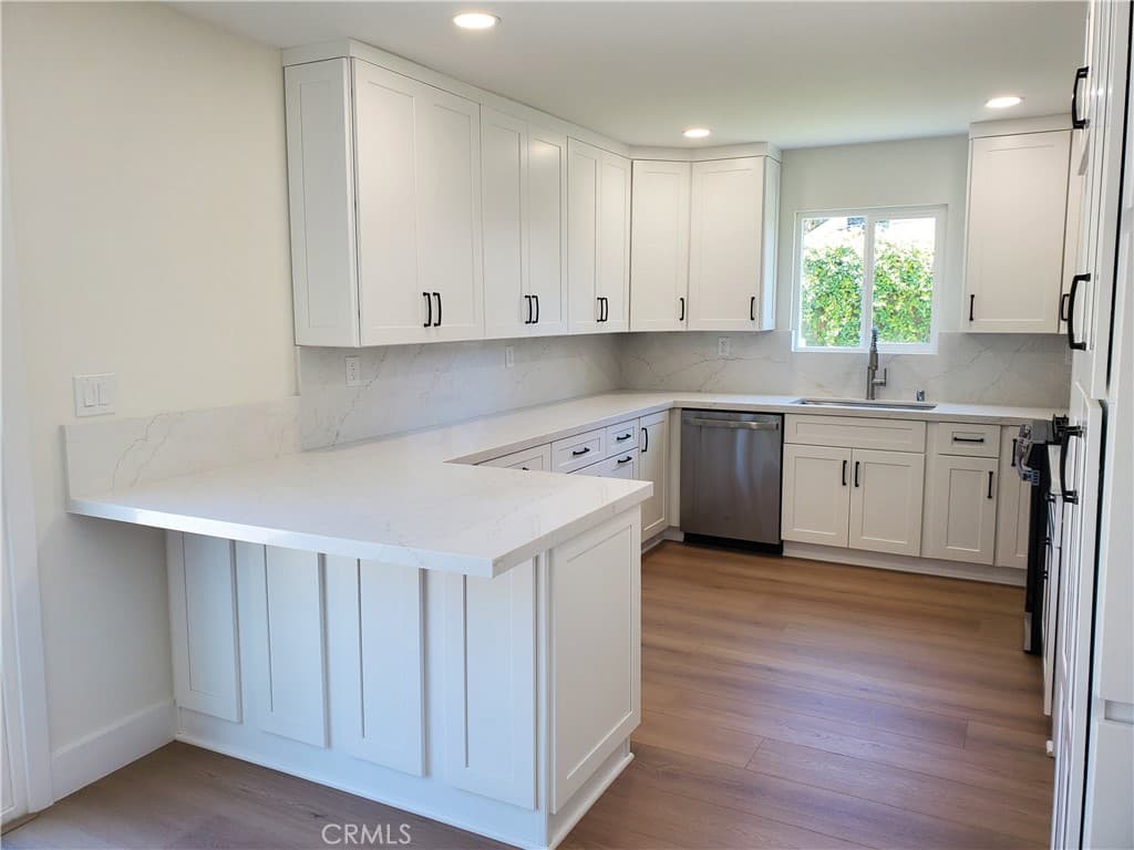 Home at 553 E Bellgrove Street, San Dimas — photo 5 of 12