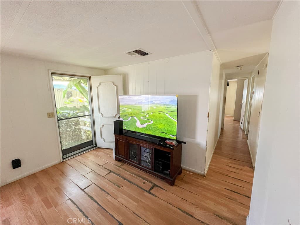 Home at 716 N Grand Avenue H5, Covina — photo 6 of 12