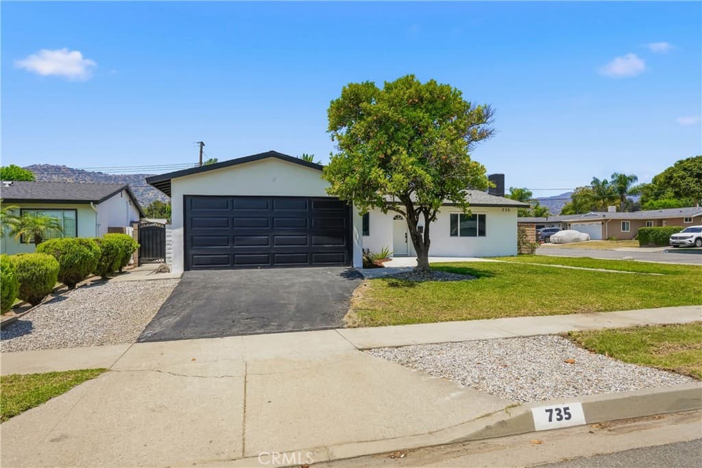 Home at 735 W Heber, Glendora — photo 1 of 12