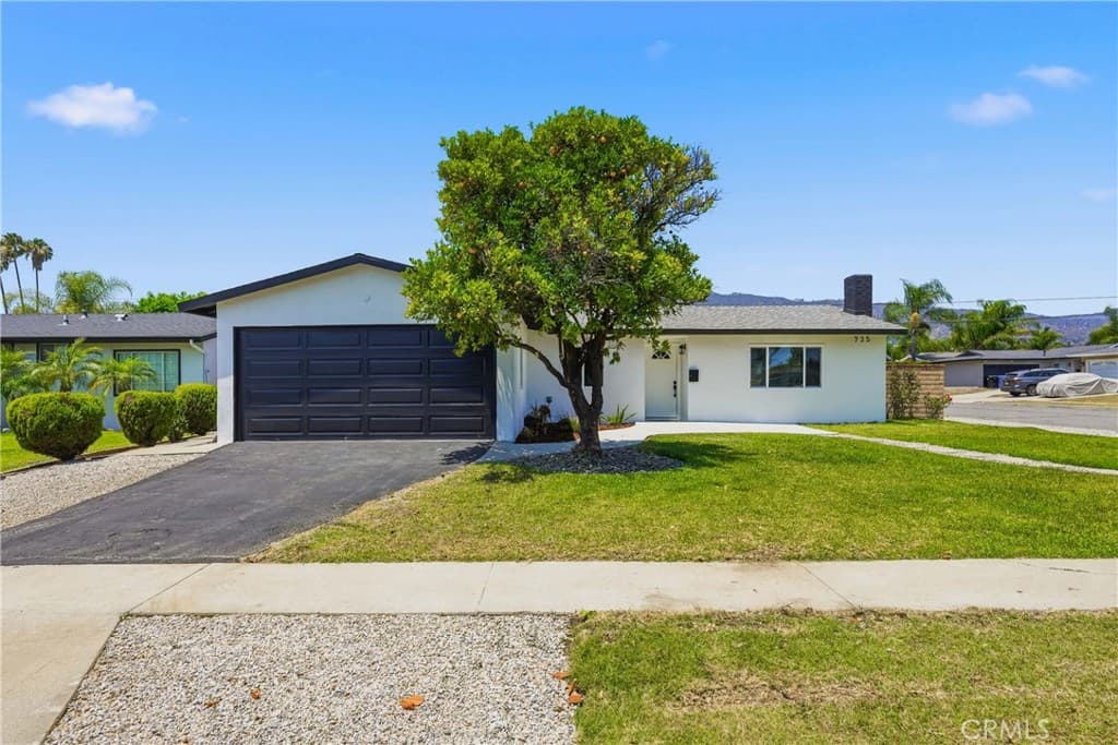 Home at 735 W Heber, Glendora — photo 2 of 12