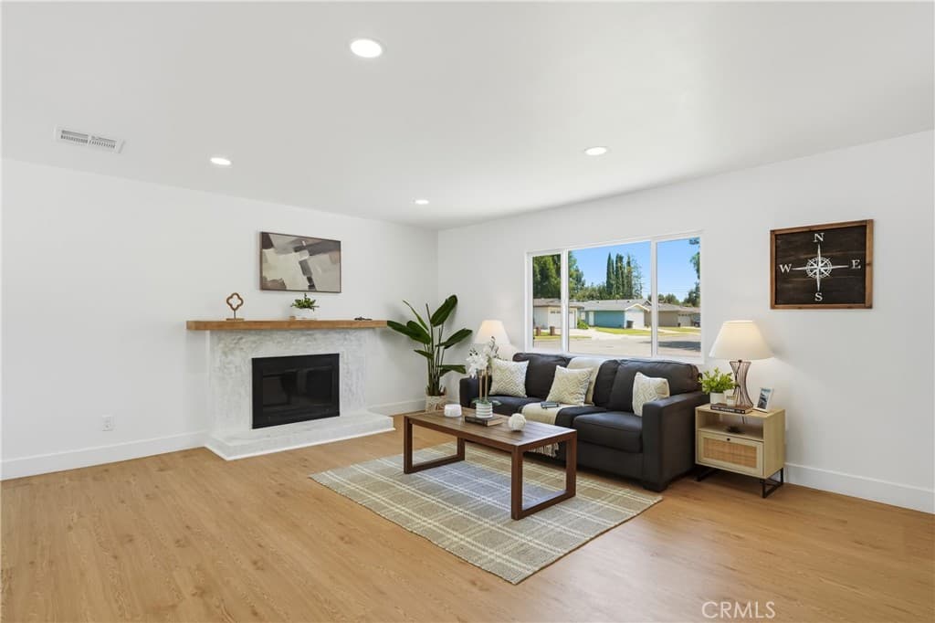 Home at 735 W Heber, Glendora — photo 6 of 12