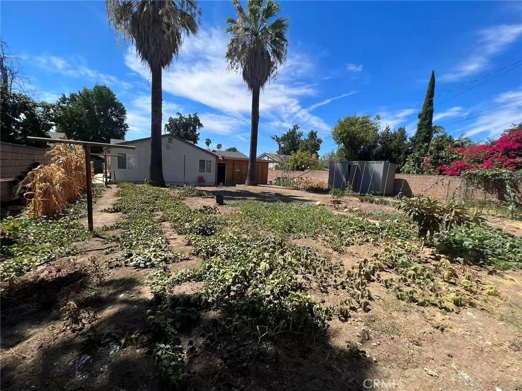 Home at 1522 Densmore Street, Pomona — photo 11 of 12