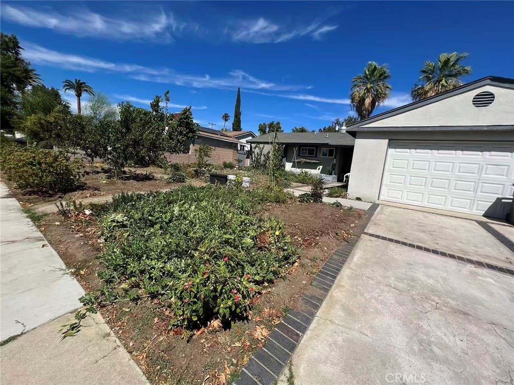 Home at 1522 Densmore Street, Pomona — photo 4 of 12