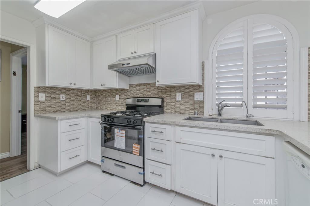 Home at 3790 Oakhurst Street, El Monte — photo 3 of 12