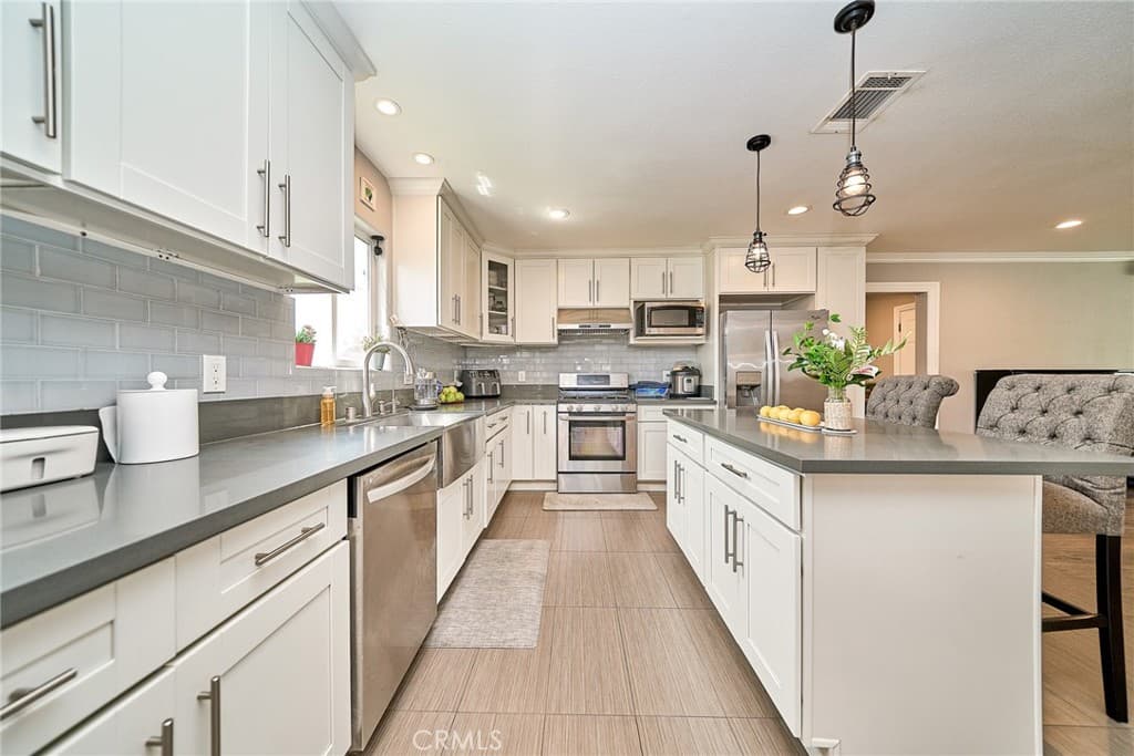 Home at 122 E El Norte, Monrovia — photo 8 of 12