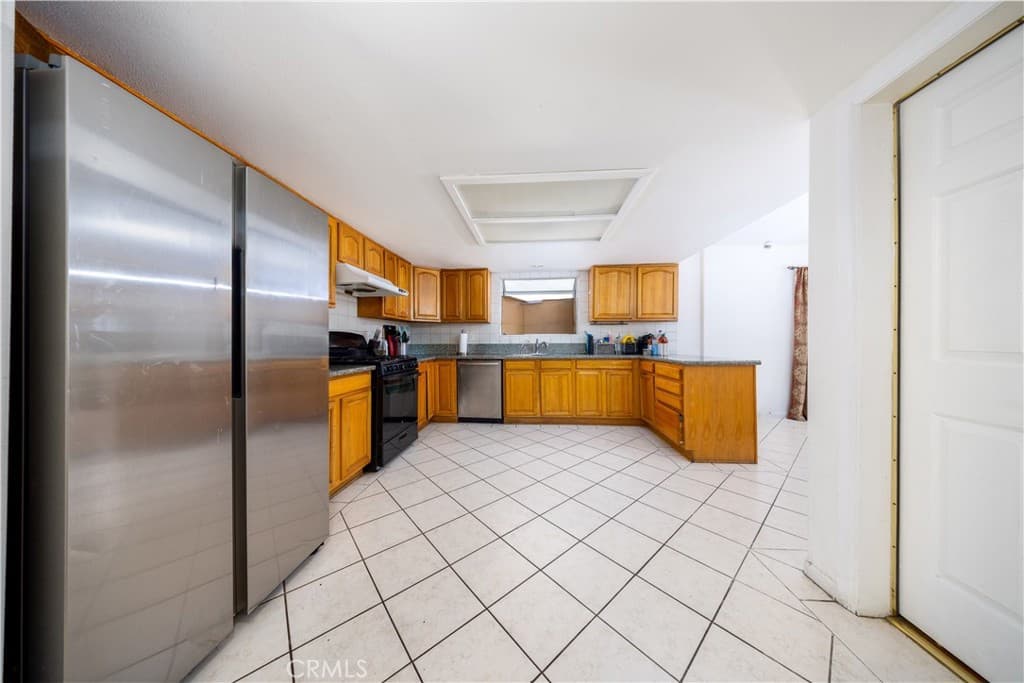 Condo at 3908 Baldwin Park Boulevard, Baldwin Park — photo 4 of 12