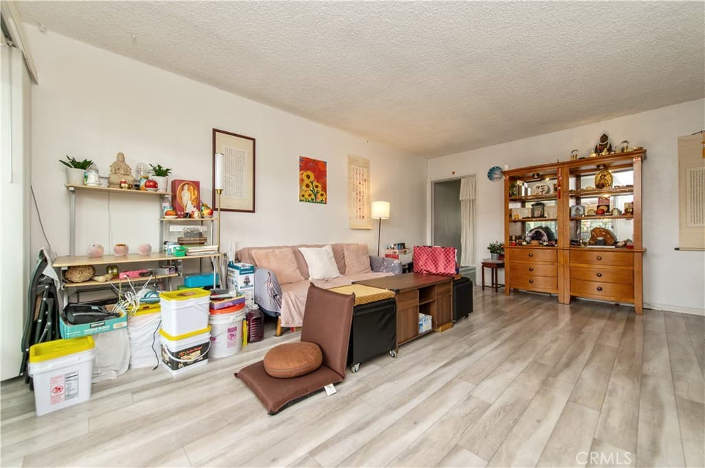 Condo at 1122 W Huntington Drive 9, Arcadia — photo 3 of 12
