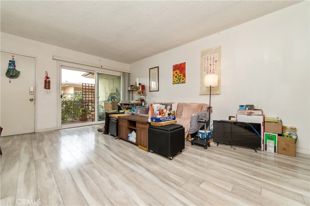 Condo at 1122 W Huntington Drive 9, Arcadia — photo 4 of 12