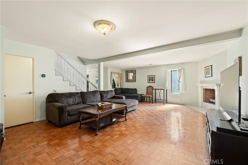 Townhouse at 406 Genoa Street B, Monrovia — photo 4 of 12