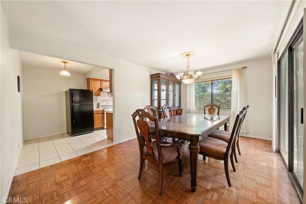 Townhouse at 406 Genoa Street B, Monrovia — photo 9 of 12