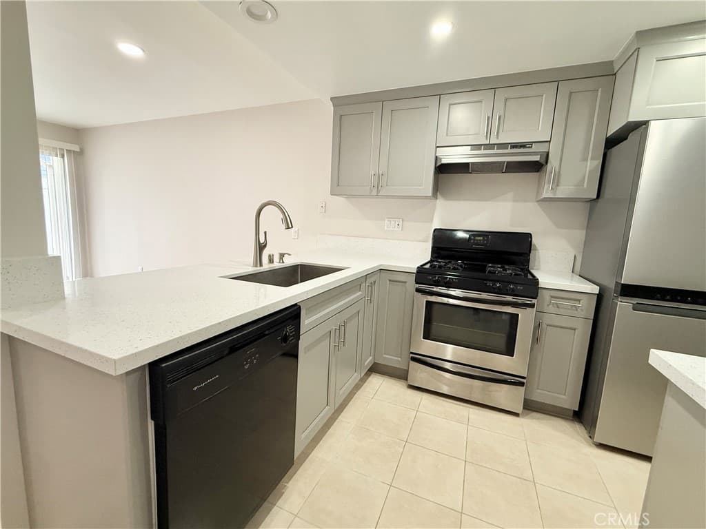 Condo at 1516 Mccabe Way, West Covina — photo 5 of 12