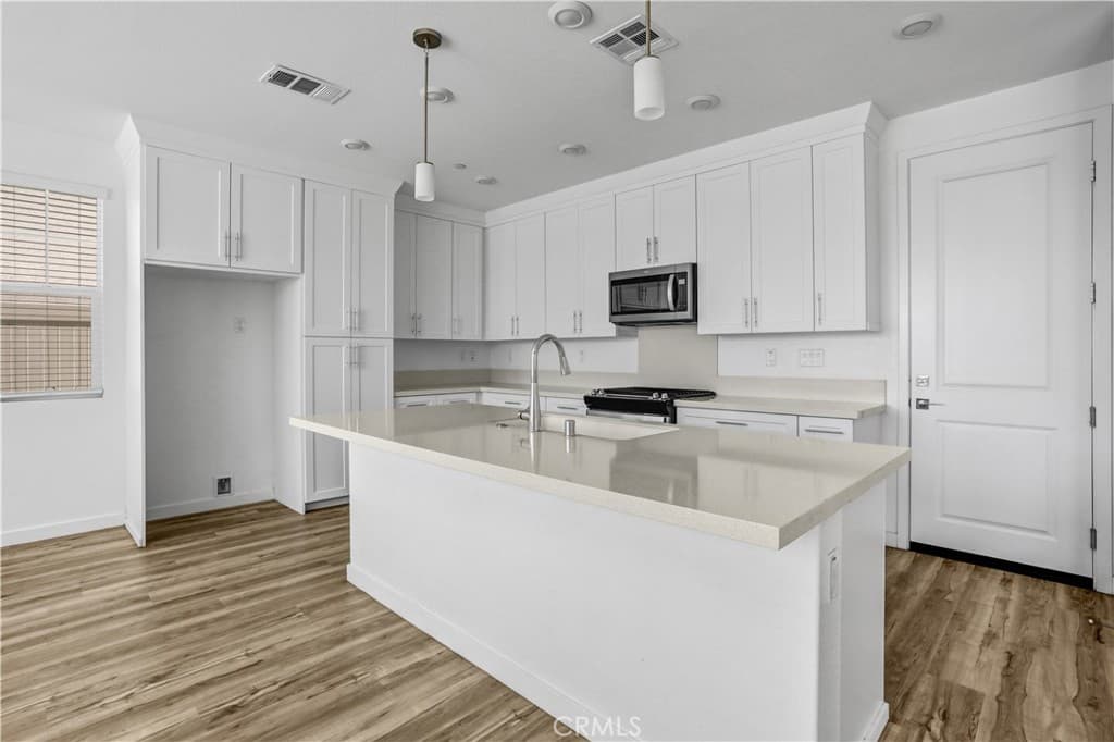 Home at 2860 Sapphire Rd, La Verne — photo 8 of 12