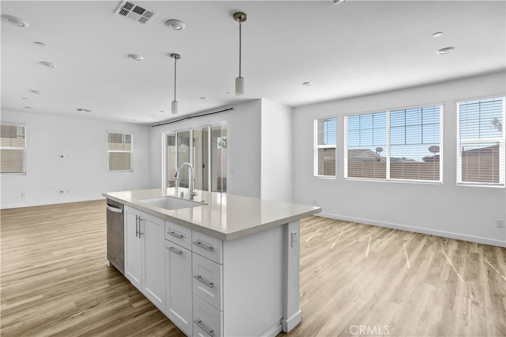 Home at 2860 Sapphire Rd, La Verne — photo 9 of 12