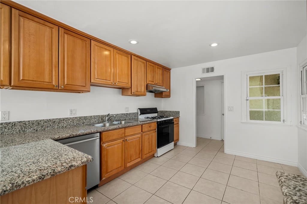 Home at 1408 Cranmer Drive, Walnut — photo 8 of 12