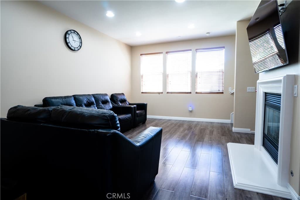 Townhouse at 216 W Merlot Drive, Covina — photo 5 of 12