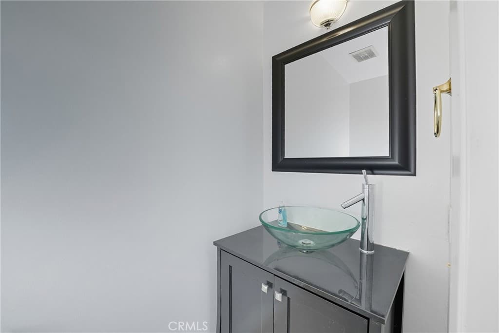 Condo at 644 E Lee Place, Azusa — photo 11 of 12