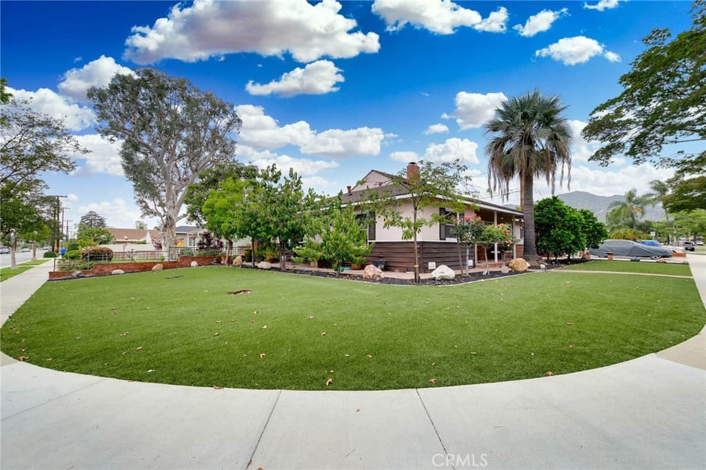 Home at 307 11th, Azusa — photo 3 of 12