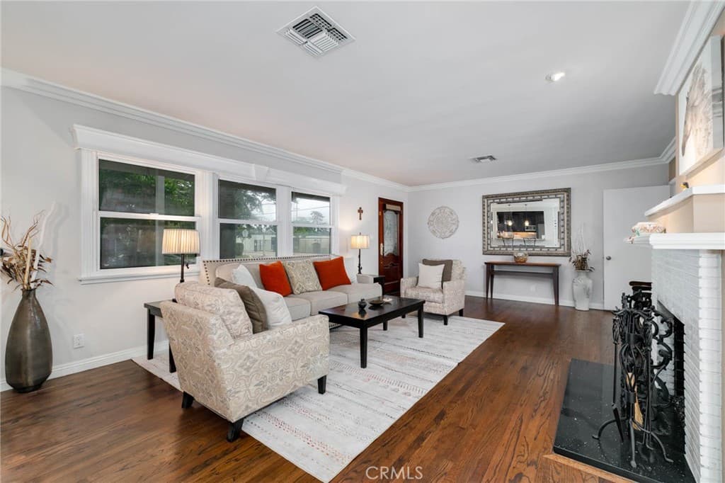 Home at 307 11th, Azusa — photo 5 of 12