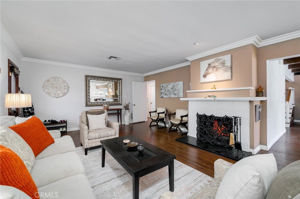 Home at 307 11th, Azusa — photo 6 of 12