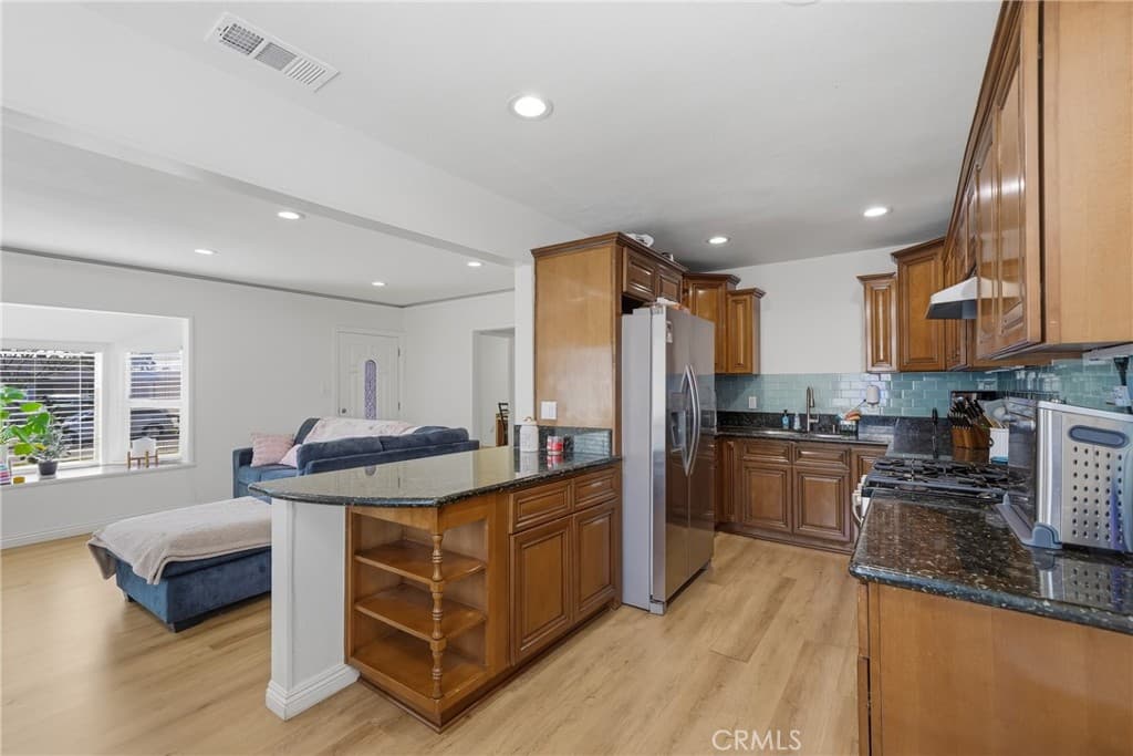 Home at 16515 E Devanah, Covina — photo 5 of 11