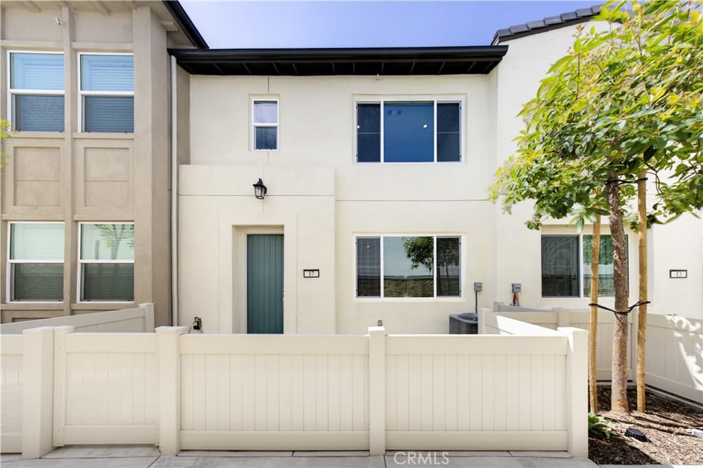Condo at 17 Aria, South El Monte — photo 2 of 12