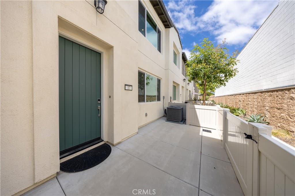 Condo at 17 Aria, South El Monte — photo 3 of 12