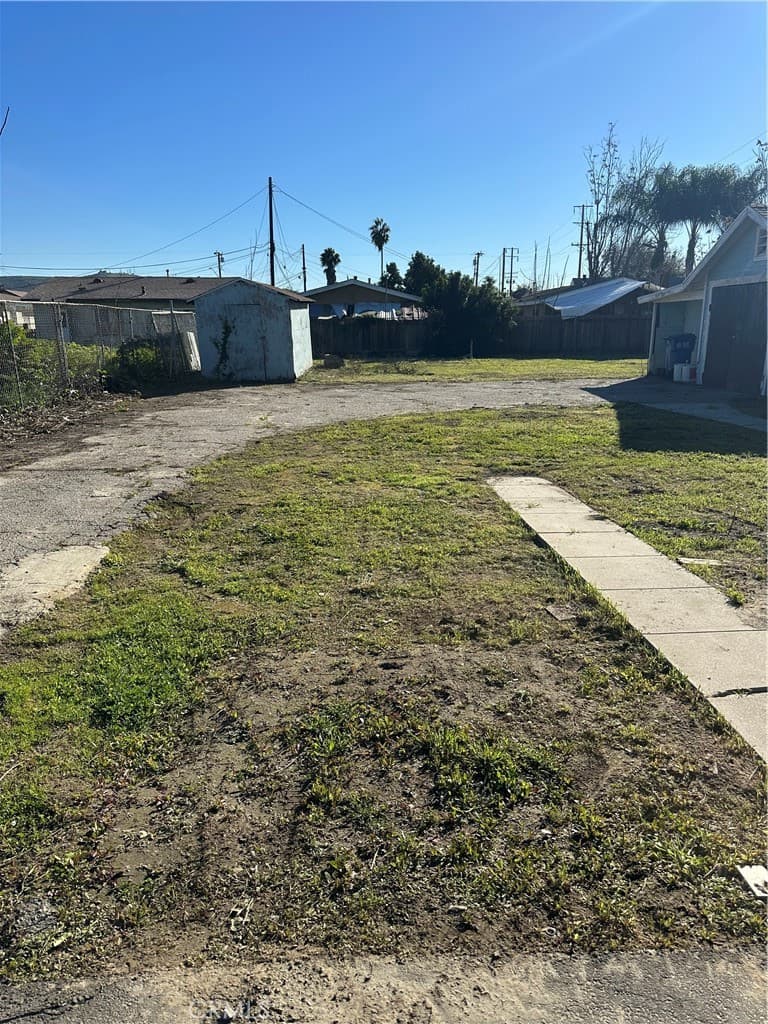 Home at 11308 Elliott, El Monte — photo 2 of 4