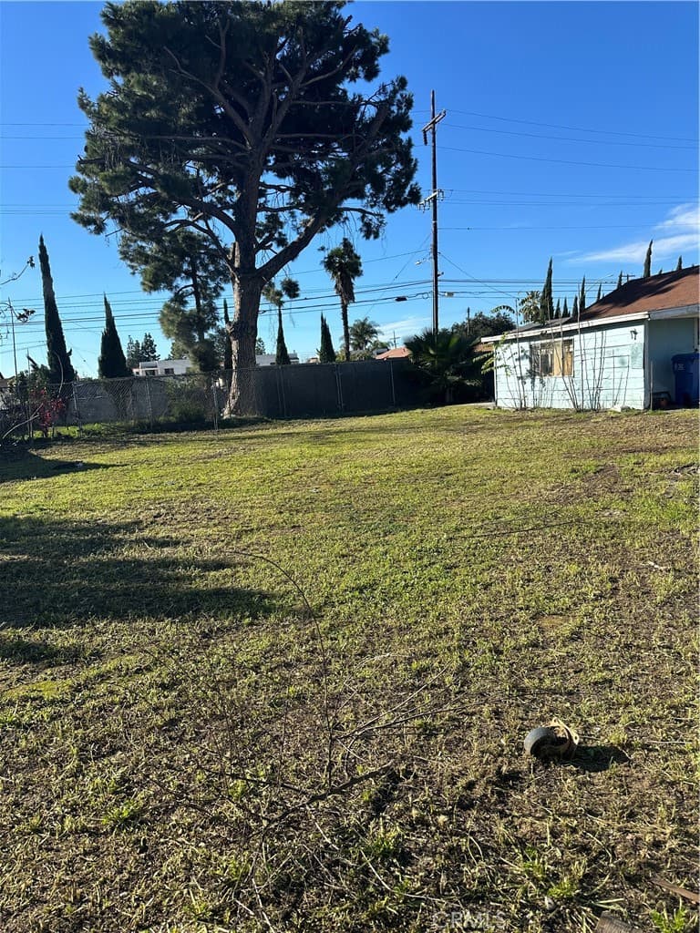 Home at 11308 Elliott, El Monte — photo 3 of 4