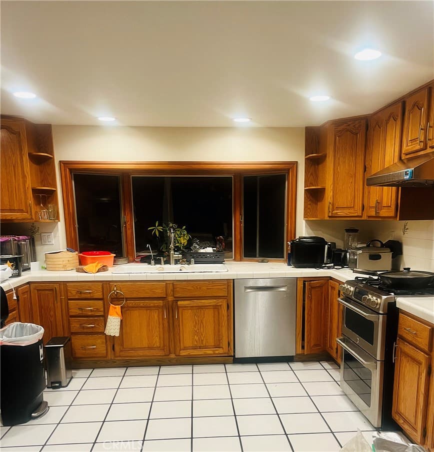 Home at 2327 Agostino Drive, Rowland Heights — photo 4 of 12
