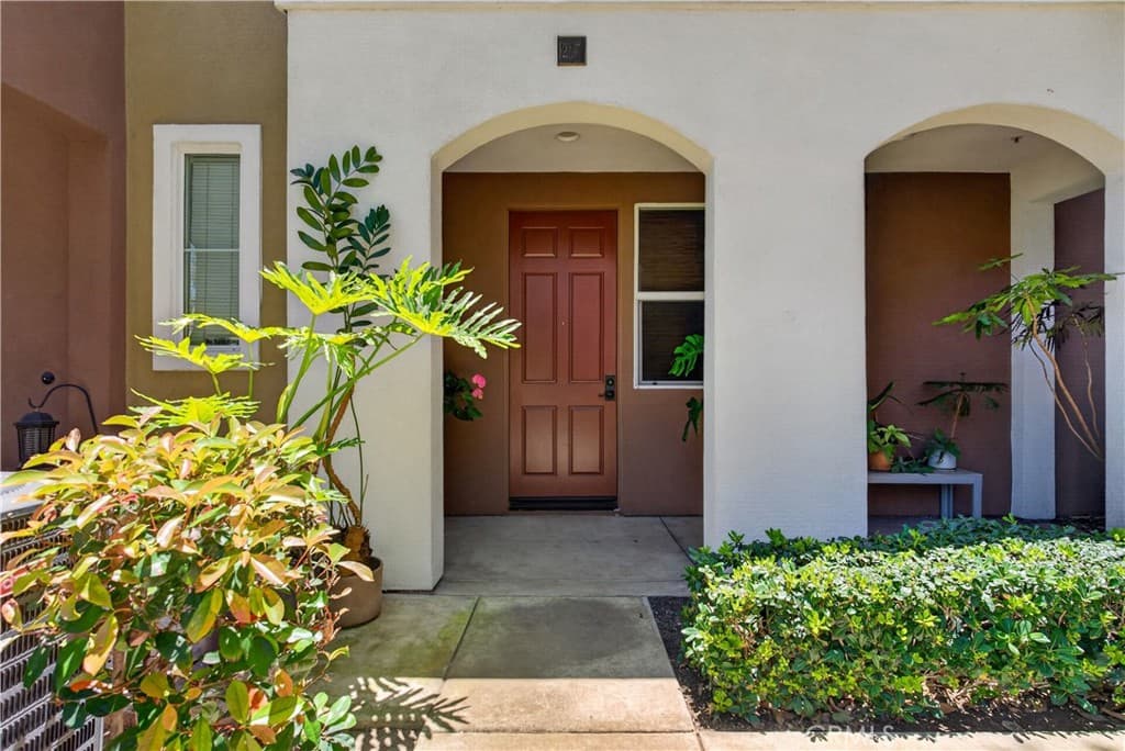 Townhouse at 217 W Zinfandel, Covina — photo 3 of 12