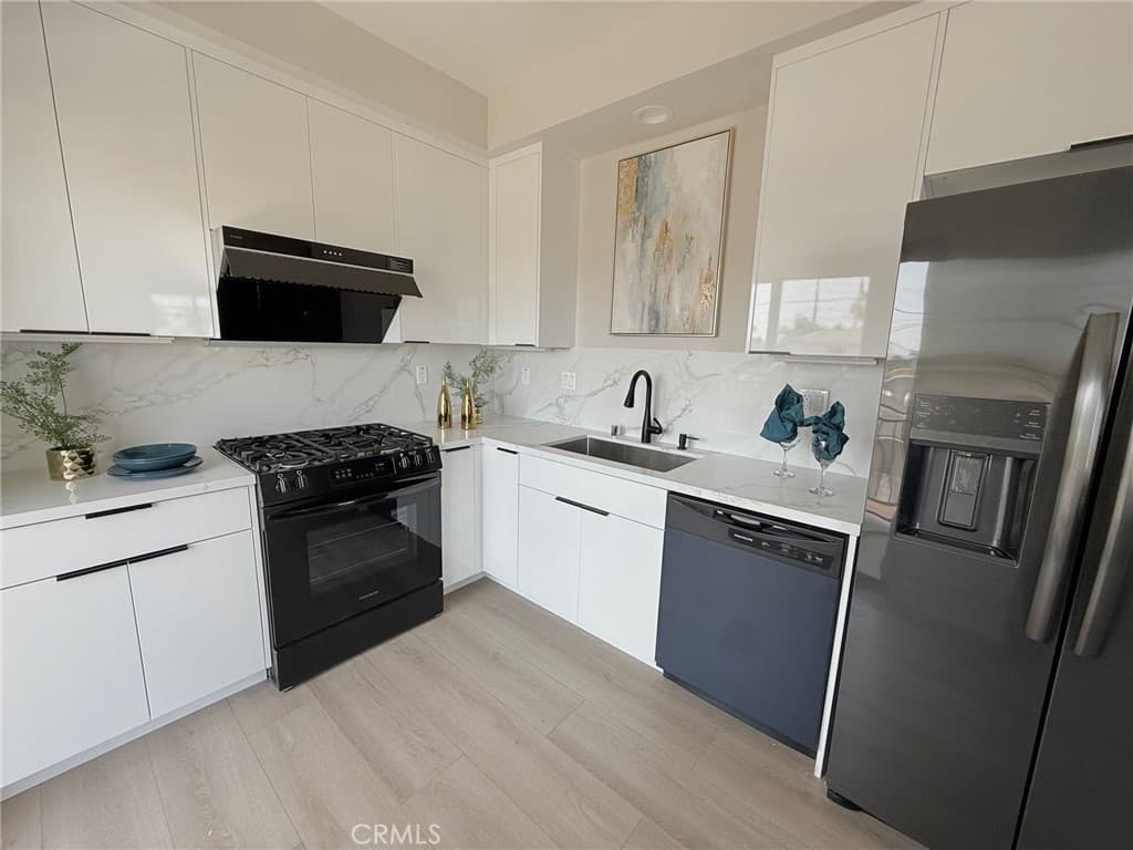 Townhouse at 4437 Stewart A, Baldwin Park — photo 10 of 12