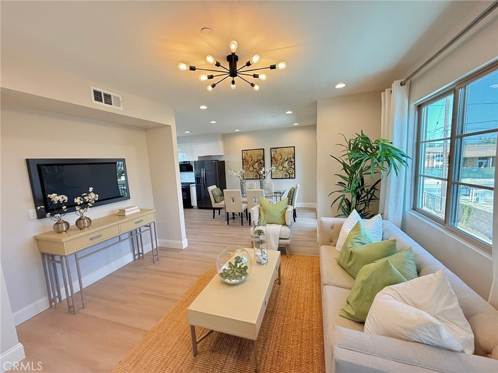 Townhouse at 4437 Stewart B, Baldwin Park — photo 6 of 9