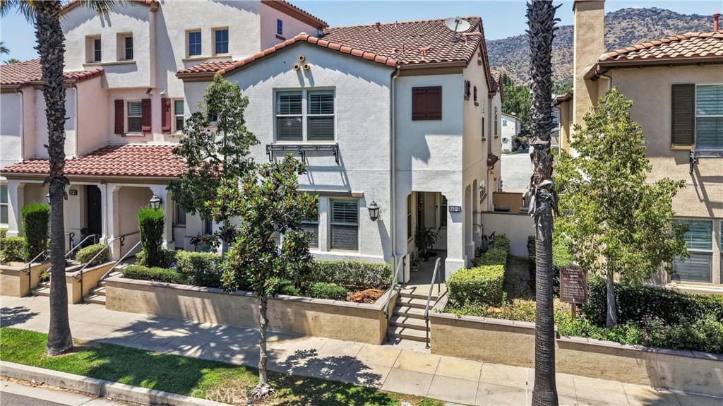 Townhouse at 849 E Prommenade D, Azusa — photo 3 of 12