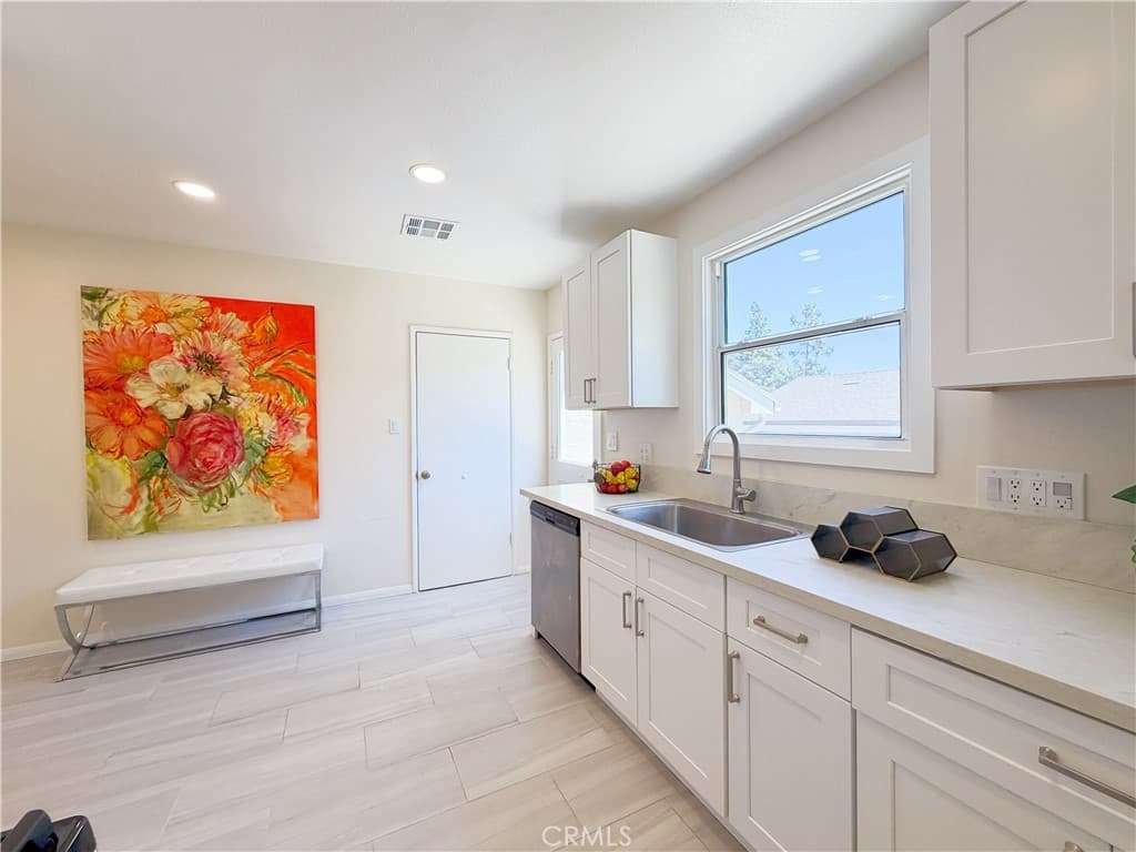 Home at 533 Geneva, Claremont — photo 9 of 12