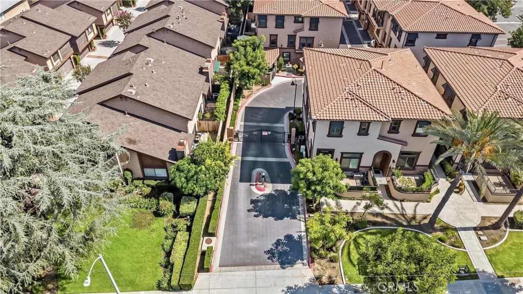 Townhouse at 656 W Huntington O-1, Arcadia — photo 7 of 12