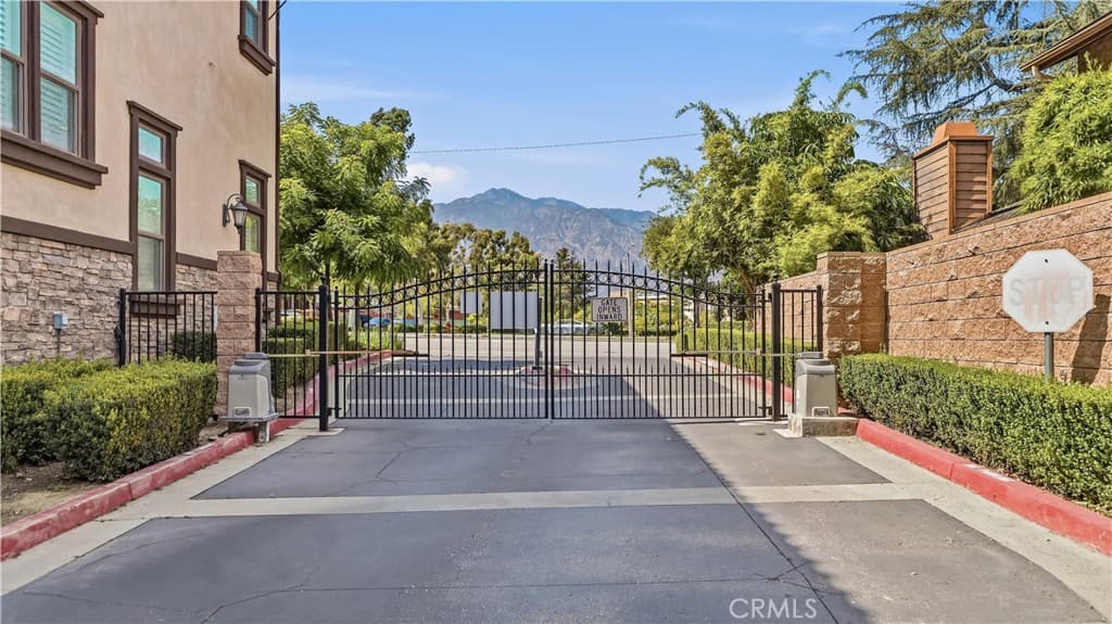 Townhouse at 656 W Huntington O-1, Arcadia — photo 8 of 12