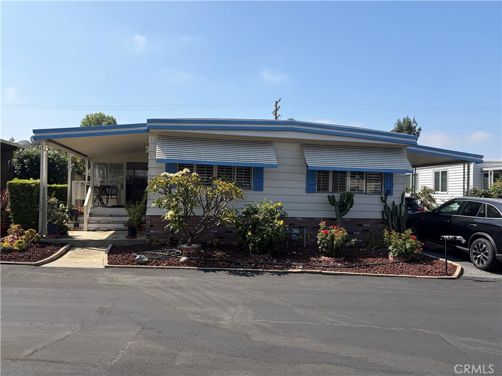 Home at 840 E Foothill 142, Azusa — photo 1 of 12