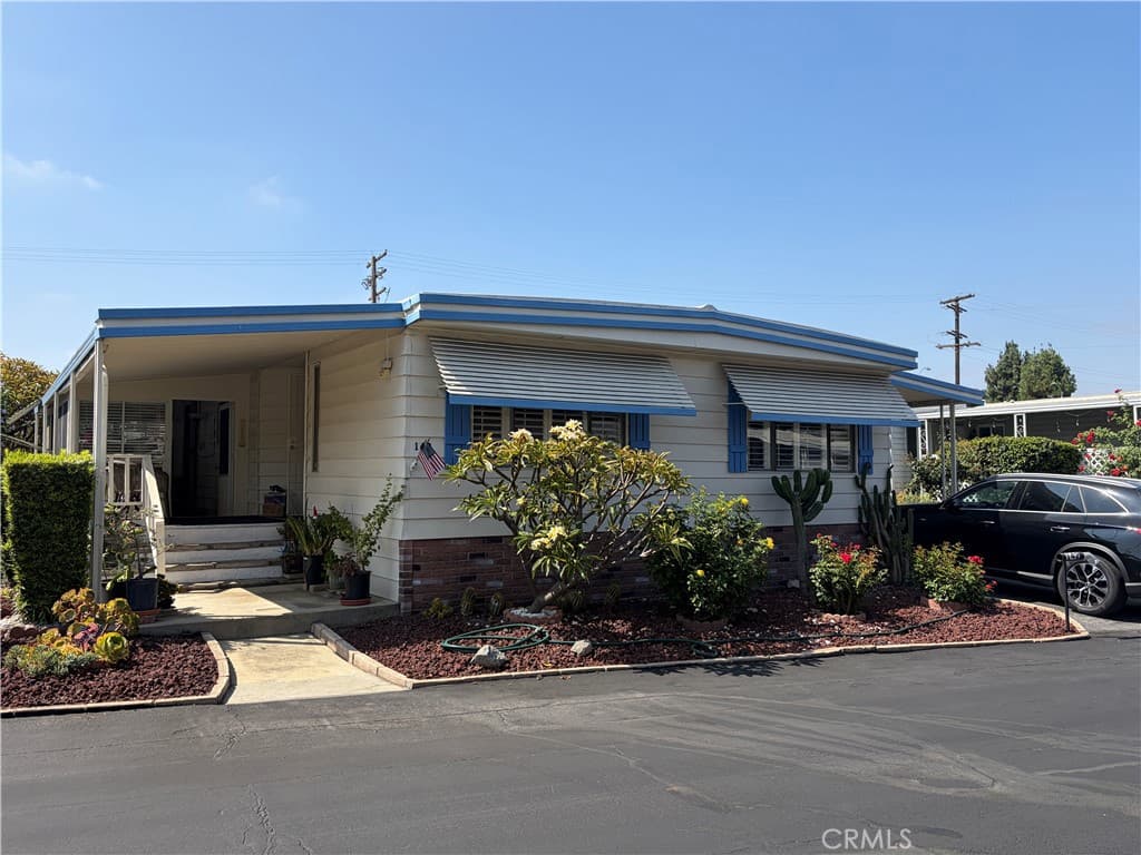 Home at 840 E Foothill 142, Azusa — photo 2 of 12